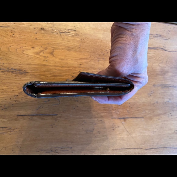 Louis Vuitton Long Passport Wallet - Picture 4 of 16